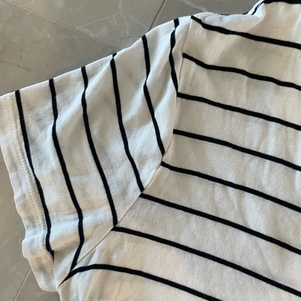 Isabel Maternity Shirt Size Large Black White Short Sleeve V-Neck Side Shirred - Picture 4 of 5